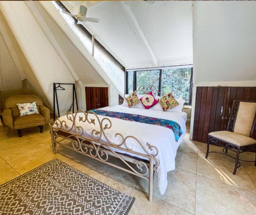 Prithwe Earth Homes Homestay *